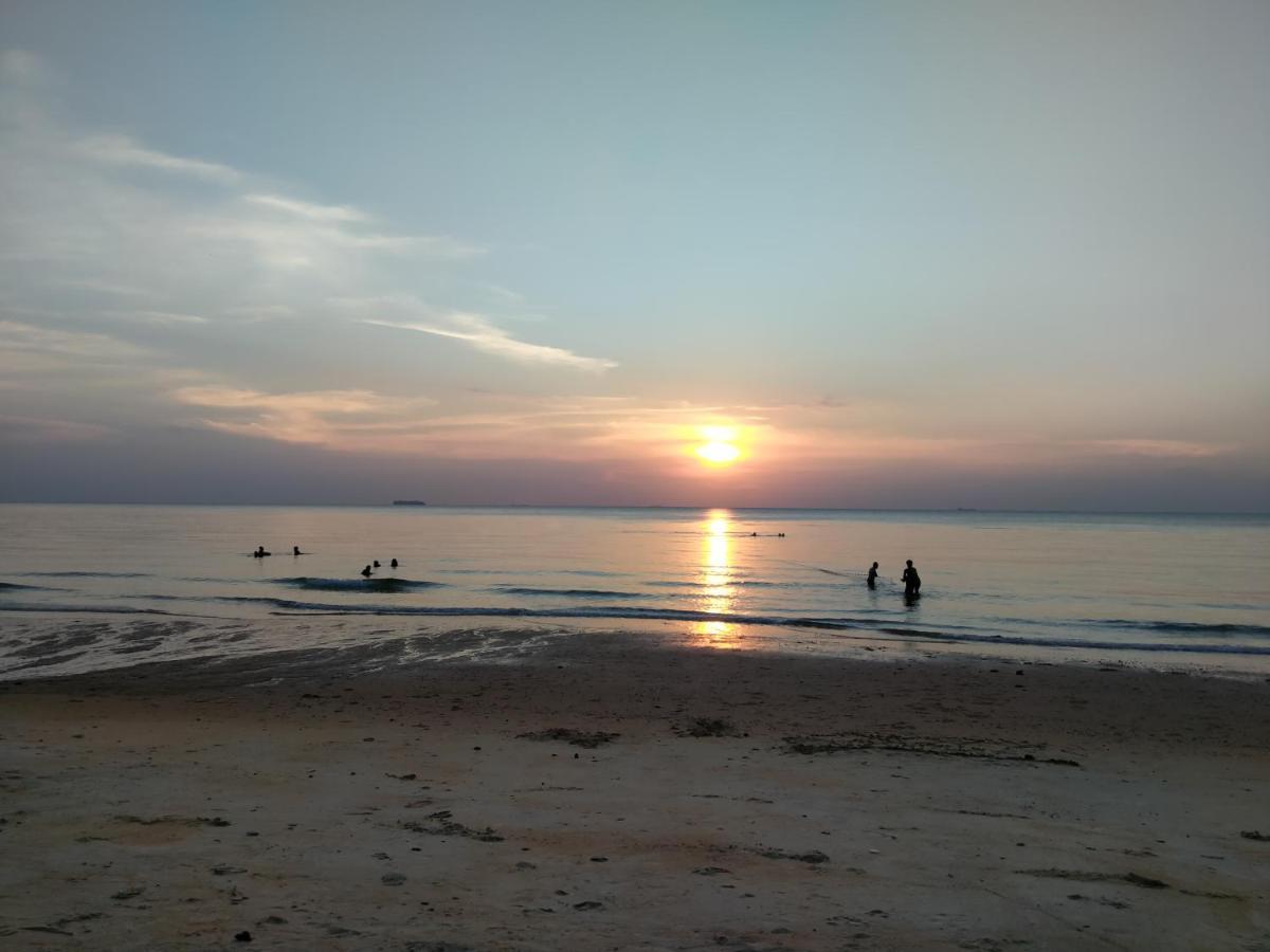 Family Beach Condo Pd At Cocobay Resort Condominium Porto Dickson Exterior foto